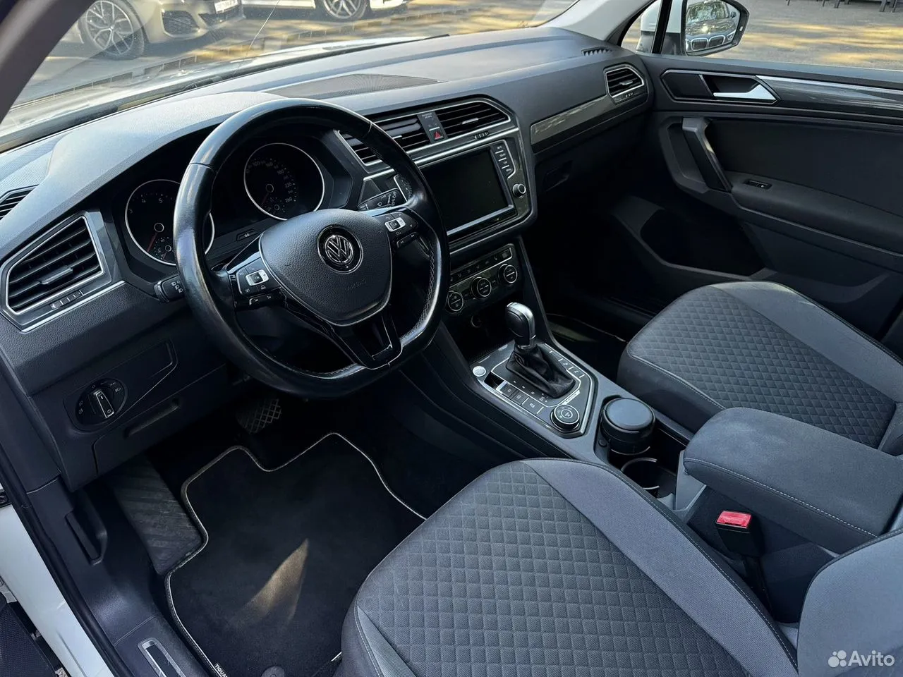 Volkswagen Tiguan 2.0 AMT, 2017, 80 000 км